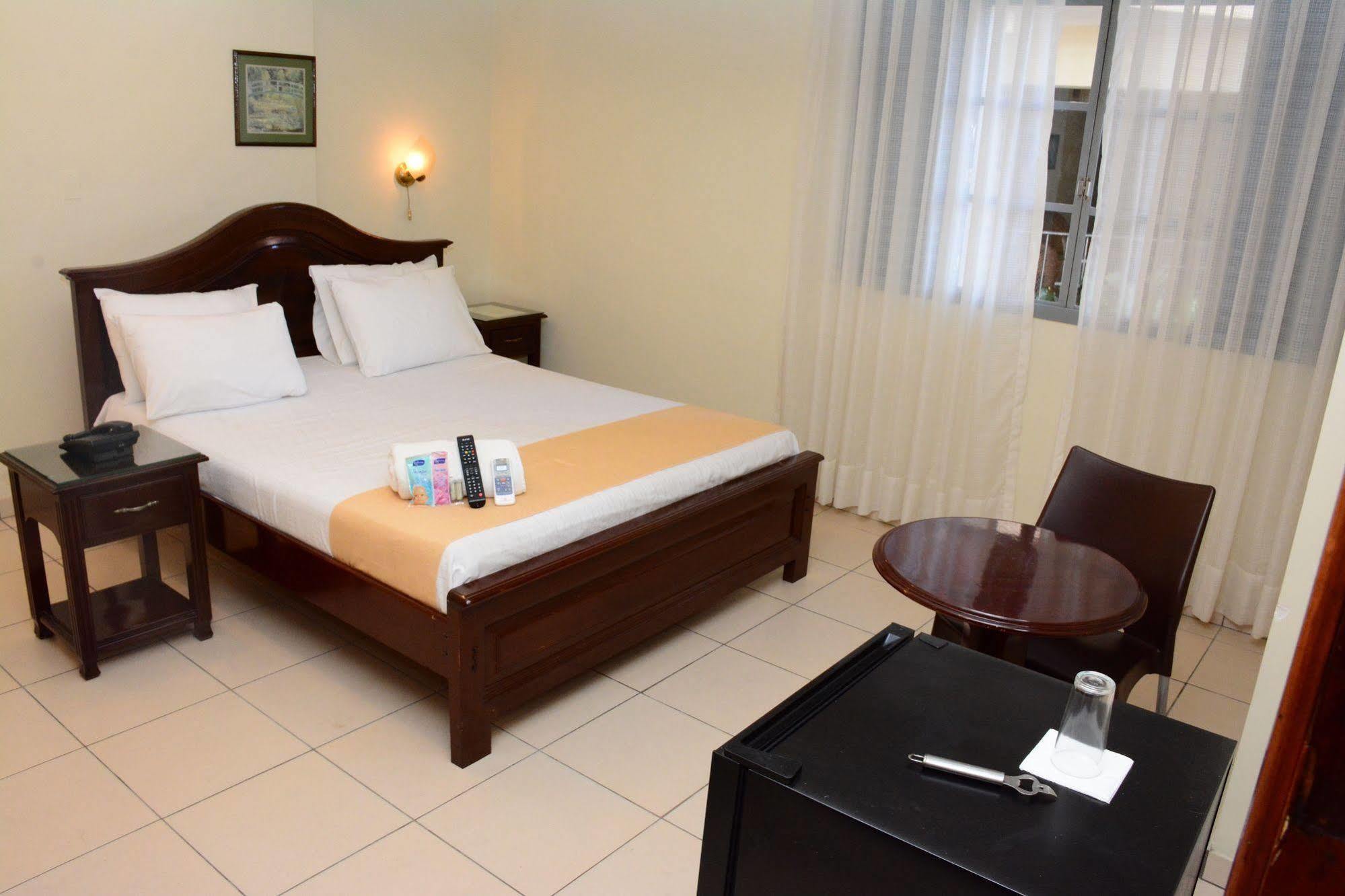 La Siesta Hotel Santa Cruz de La Sierra Εξωτερικό φωτογραφία